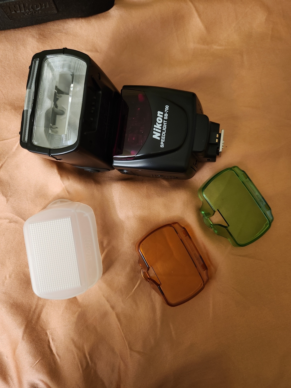 Nikon Black Speedlight SB-700 with White, Amber and Green Filters